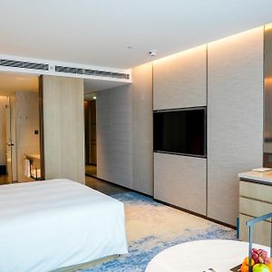 Executive King Room Non-Smoking